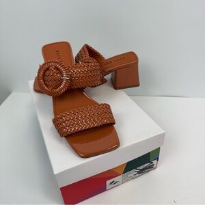 Katy Perry Gemm Ginger Biscuit Woven Block Heel Sandals Size 8.5 New in Box